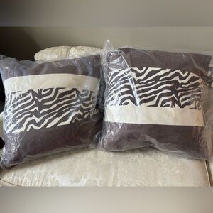 NWT 2 Dann Foley Lifestyle Zebra Print Brown & Cream Throw Pillows 21”x22”